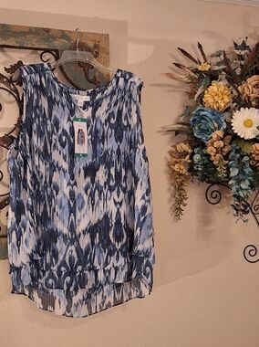 Cristina B. Blue Sleeveless Blouse. NWT Size XL
